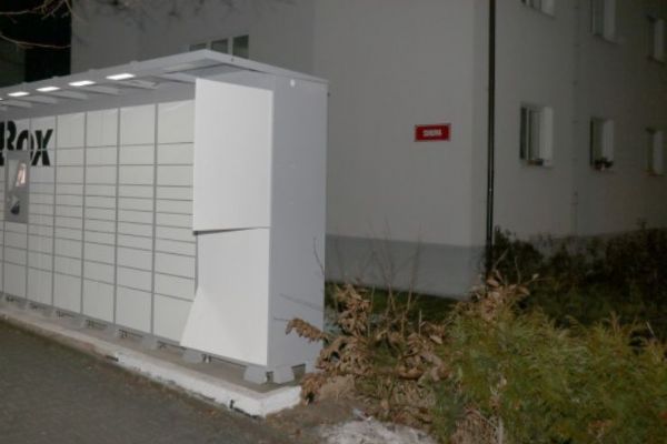 Vypáčil 2 schránky Alzaboxu, v jedné nebylo nic, v druhé taky nic, dopaden za 20 minut