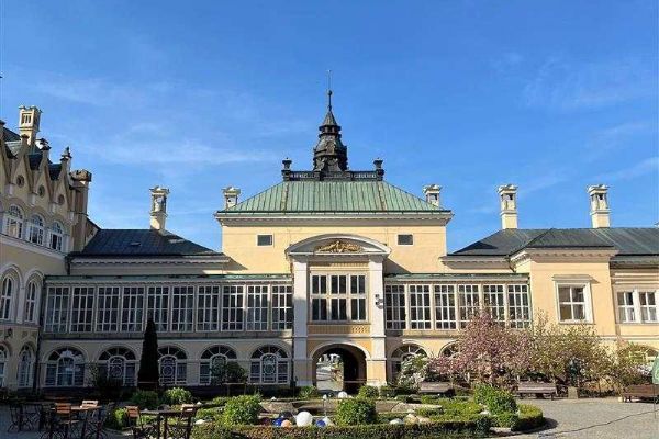 Zámek Světlá nad Sázavou: Historie, zábava a klid