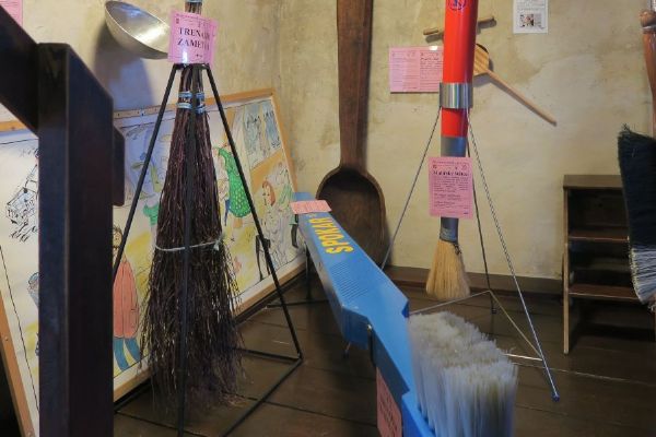 Muzeum rekordů a kuriozit v Pelhřimově: dvě expozice a zahrada obřích předmětů