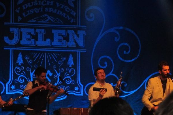 Děti z Nové Vsi zavítaly na koncert kapely Jelen