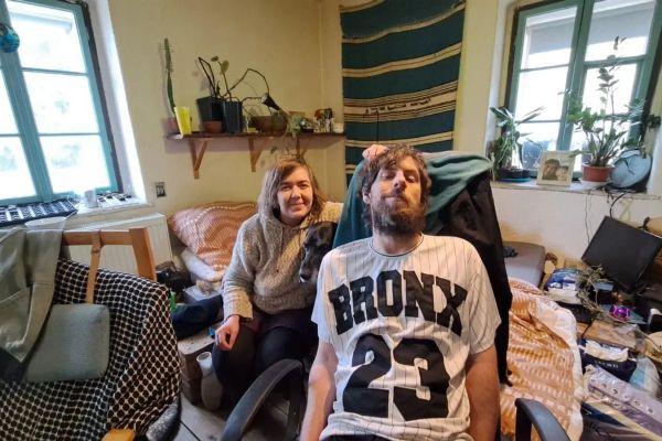 ALS mu bere pohyb, ne vůli žít. Přátelé z Plzeňska prosí o pomoc pro Mirka a Petru