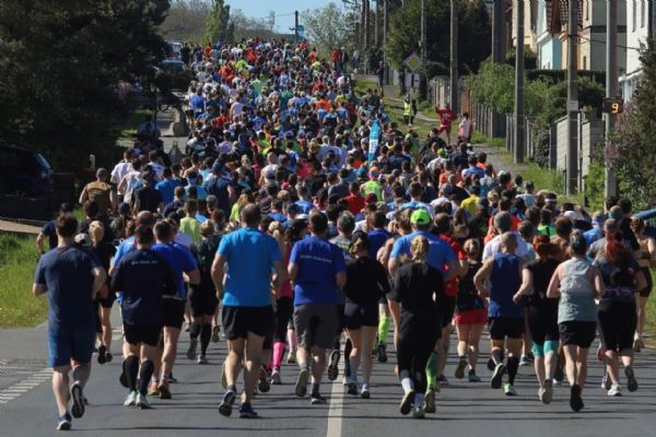 Půlmaraton Plzeňského kraje přinese uzavírky. Řidiči musí v sobotu počítat s omezeními