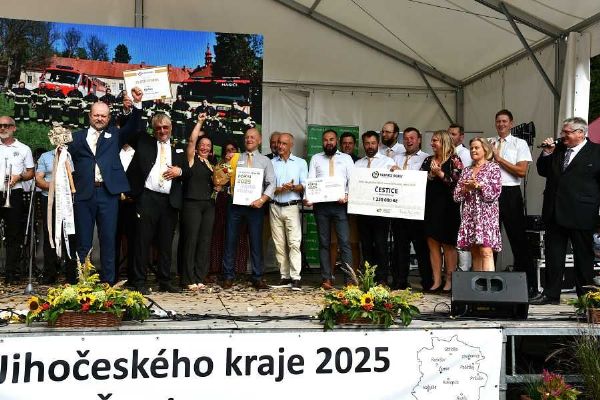 Čestice triumfují: Vesnicí roku Jihočeského kraje 2025!