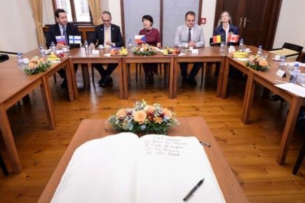 Diplomaté objevují Plzeň - kultura, pivo a průmysl v centru pozornosti