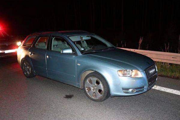 Honička na D5 - řidič Audi unikl, tři spolujezdci zadrženi