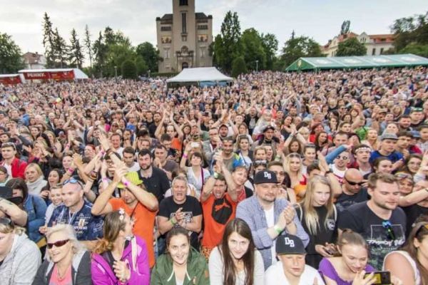 Hvězdy na Mezi ploty: Müller a Langerová rozproudí Bohnice