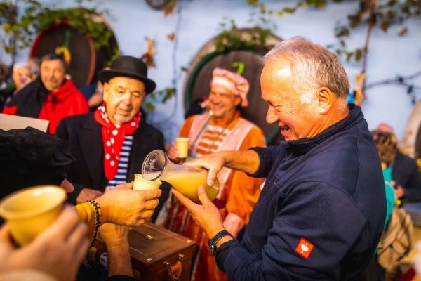 Jižní Morava zve na burčák. Hustopeče nabídnou Čechomor, průvod i ohňovou show