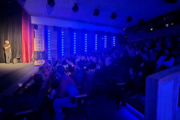 Kino 99 v Kolíně chystá modernizaci: velký sál přejde na laserovou projekci