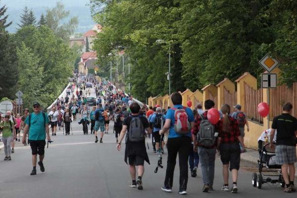 Pochod Praha–Prčice 2026 nabídne 21 tras, včetně bezbariérové varianty pro vozíčkáře