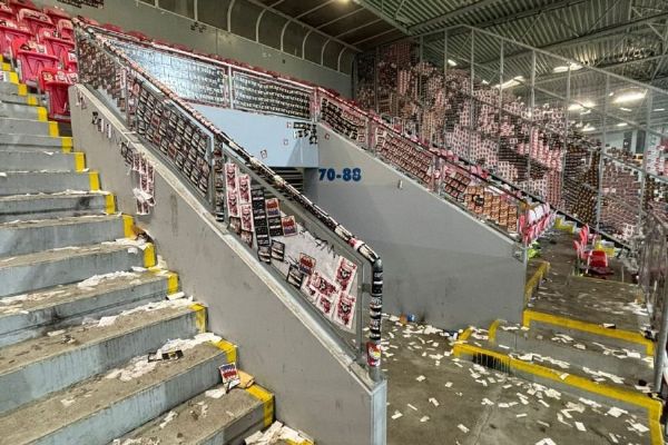 Pyrotechnický chaos na utkání Plzeň - Slavia vyšetřuje policie