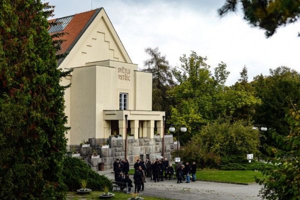 Od roku 1926 slouží Plzni. Krematorium na Ústředním hřbitově připomnělo stoleté výročí
