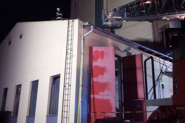 Cheb: Čtyři jednotky hasičů likvidovaly požár kotelny