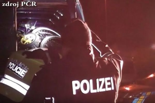 Karlovarsko: Policie omezila provoz na šestce
