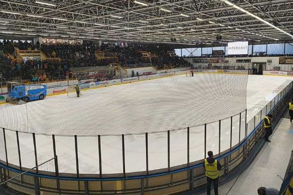 Bruslení v Emro Aréně i během letních měsíců: Úspěšný projekt a modernizace stadionu