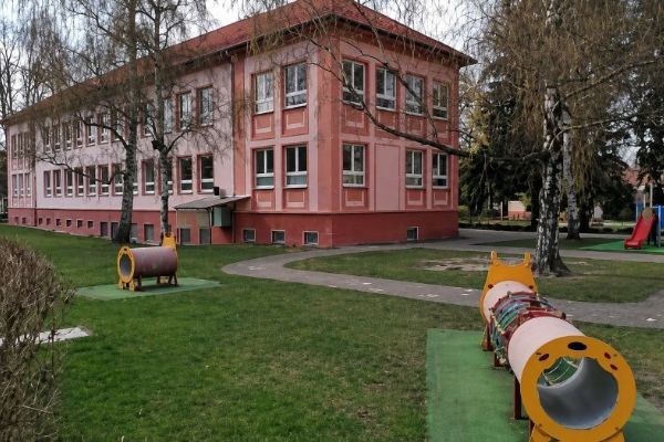 České Budějovice během prázdnin modernizují školky Zeyerova a Nerudova. Opravy míří na úspory energií
