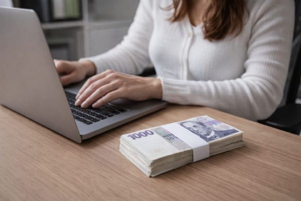 Dvaadvacetiletá žena z Plzeňska podváděla na internetu, škoda sahá k 200 tisícům