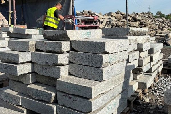 Historická dlažba z náměstí nezmizela. Plzeň za její úpravu zaplatí 25 milionů