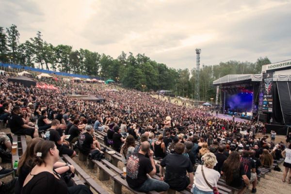Léto plné hudby v kraji. Od metalu po folklor, festivaly rozezní Plzeňsko i památky