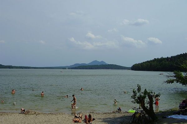 Liberecké koupaliště je čisté, Mácháč je na to hůře