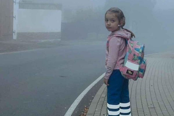 Makety školaček u silnic jako preventivní nástroj ke zpomalení dopravy