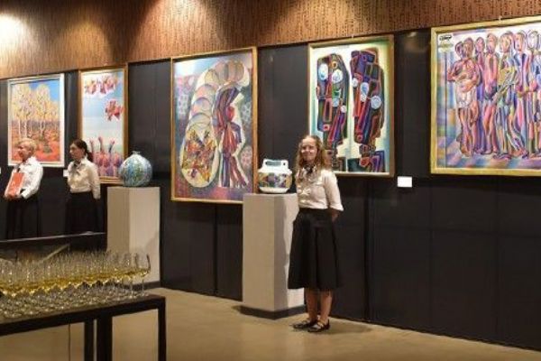 Návrat plzeňského umělce - Alexander Sádlo vystavuje doma