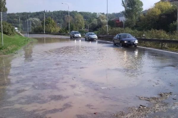 Nový přechod a bezpečnostní úpravy. Rekonstrukce Zlínské Vavrečkovy ulice