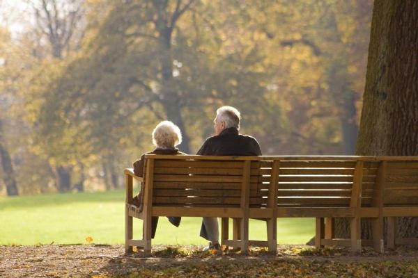 Plzeňský kraj stárne, nejvíce je to vidět na Klatovsku. Na 100 dětí připadá 171 seniorů