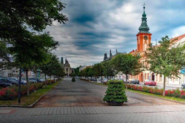 Radnice v Rakovníku se otevírá lidem: rekonstrukce přinese bezbariérové služby i nové výstavní prostory