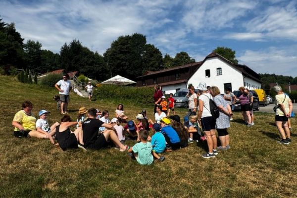 Senioři a vnoučata strávili pět dní na táboře v Daňkovicích. Tématem byl Madagaskar
