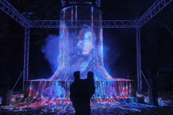 Signal Festival poprvé zamíří do Dejvic. Nabídne 21 instalací, lasery na Vltavě i videomapping inspirovaný Václavem Havlem