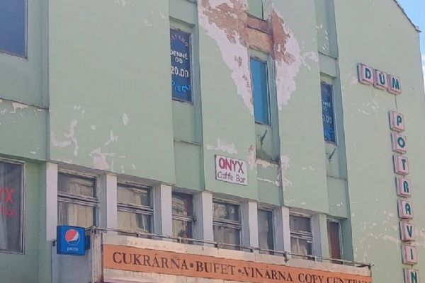 Tachov vyhlásil soutěž na nový dům na náměstí. Dům potravin zmizí v roce 2028