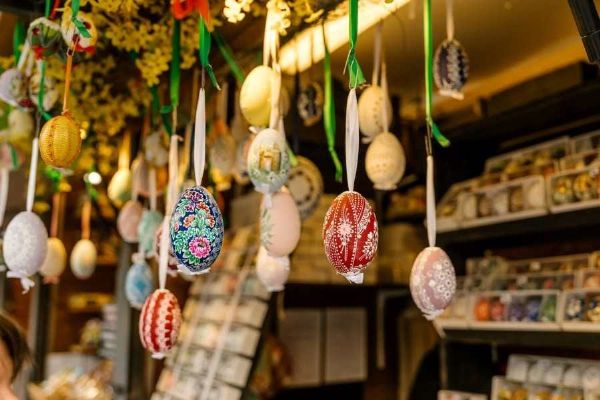 Velikonoční trhy 2026 v Praze: centrum i čtvrti nabídnou folklor, řemesla a tradiční občerstvení