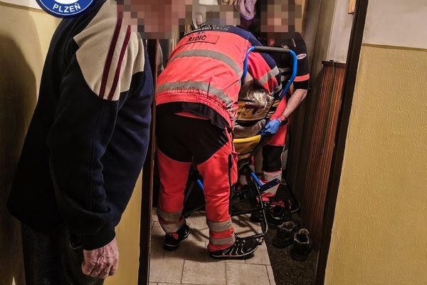 Všímavý senior zachránil 91letou sousedku