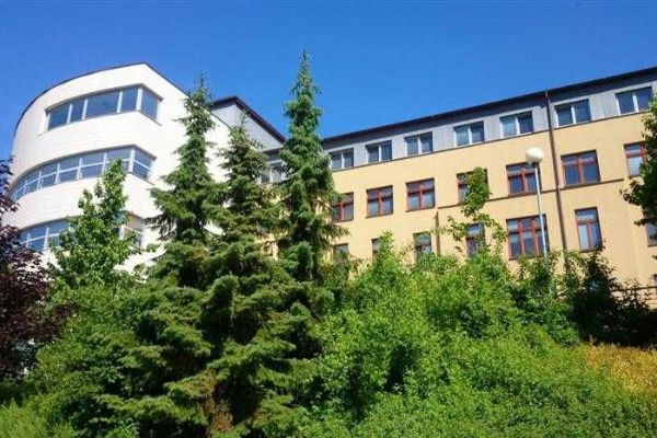 Vysočina investuje do modernizace nemocnic: střecha, výtahy i operační sály