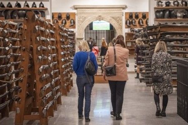 Západočeské muzeum odhaluje zrekonstruovanou městskou zbrojnici se vzácnými zbraněmi