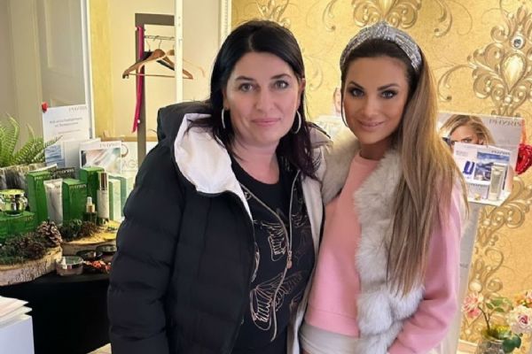 Manželka známého fotbalisty Lenka Limberská navštívila salon krásy Elegant Chic v Domažlicích
