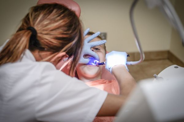 Školení pro zubní lékaře a techniky