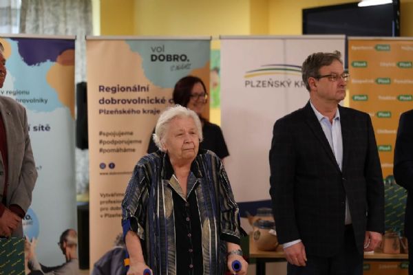 Dobrovolníci převzali ocenění Maják 2024 Dobrovolníci převzali ocenění Maják 2024