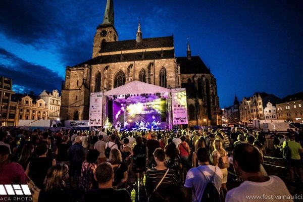 Festival na ulici startuje, zahraje 130 kapel
