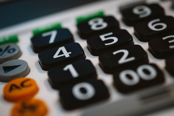 Kraj schválil schodkový rozpočet, proinvestovat chce tři miliardy Kraj schválil schodkový rozpočet, proinvestovat chce tři miliardy