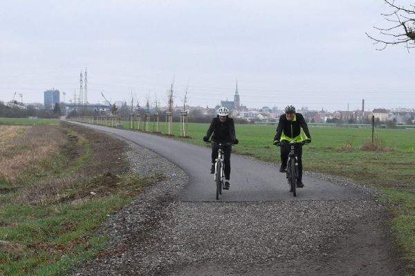 Na cyklisty letos čekají v Plzni nové stezky i stojany