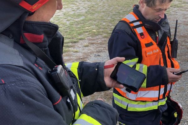 Nová Plzní vyvinutá aplikace usnadňuje práci hasičům i policistům