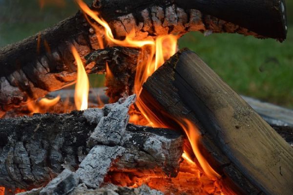 Pozor na čarodějnice, v kraji platí zákaz rozdělávání ohňů