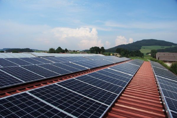 Přemýšlíte o fotovoltaické elektrárně na střeše svého domu?