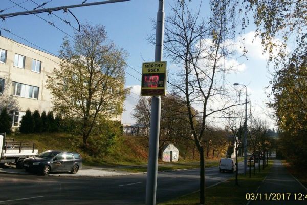 Rychlost vozidel v Plzni sledují nové měřiče