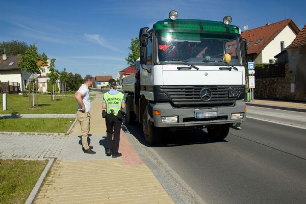 Strážníci a policisté kontrolovali  vjezd nákladní dopravy  do  Radobyčic