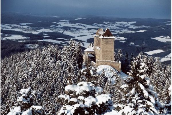 Švihov otevře dvůr, Kašperk vánoční hrad. Památky zvou mezi svátky