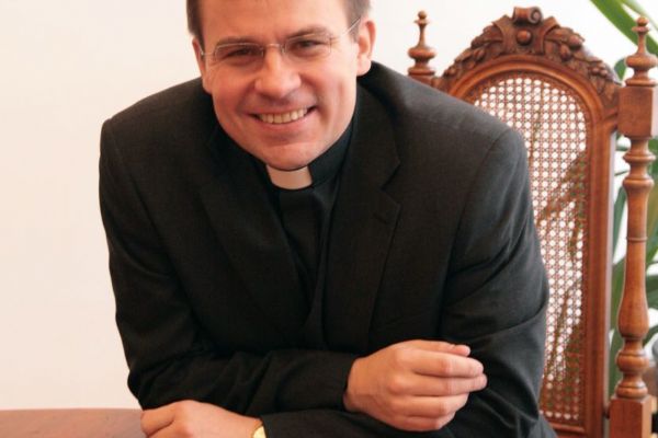 Biskup Tomáš Holub zahájí ve středu postní dobu mší