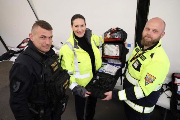 Praha vybaví policisty specifickým zdravotnickým materiálem
