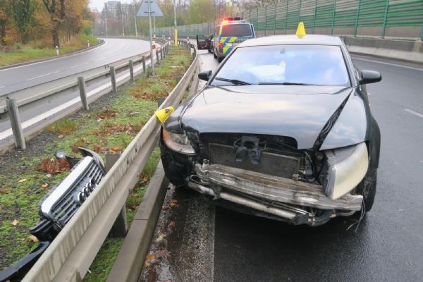 Karlovy Vary: Opilý řidič narazil do svodidel, nadýchal 1,60 promile